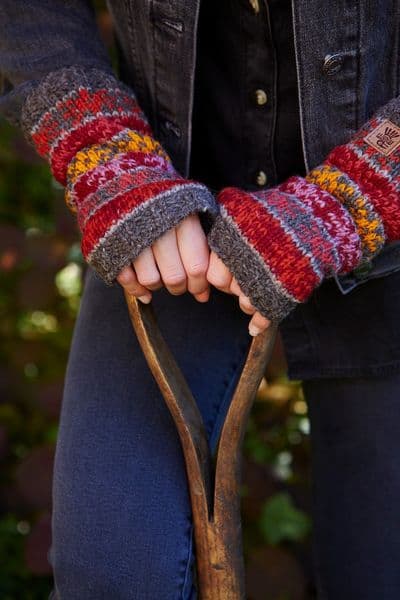 Tintagel Handwarmer (Fine Knit)