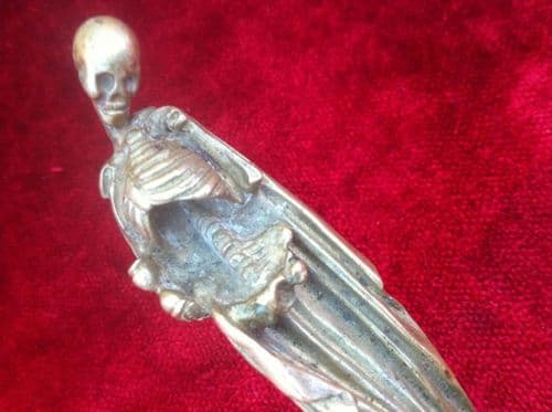 XXXX SOLD XXXX A very Fine 19th century Brass hilted dagger, The hilt formed in the shape of a Skeleton. Ref 7285.