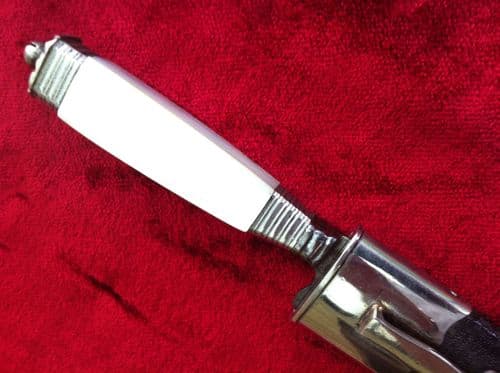 XXXX SOLD XXXX  Montevideo Uruguay, Gaucho style knife with Mother-of Pearl grips. Ref 5067