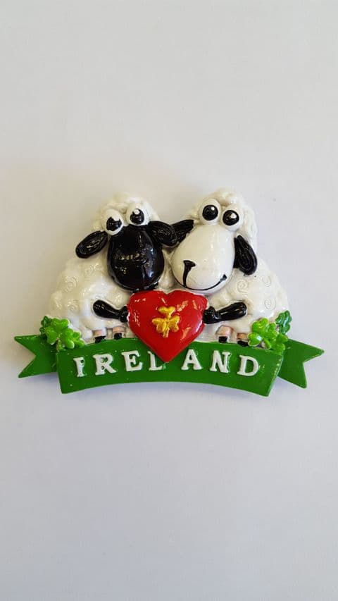 Cedrick Ireland Sheep Holding Heart - White - Irish Gift