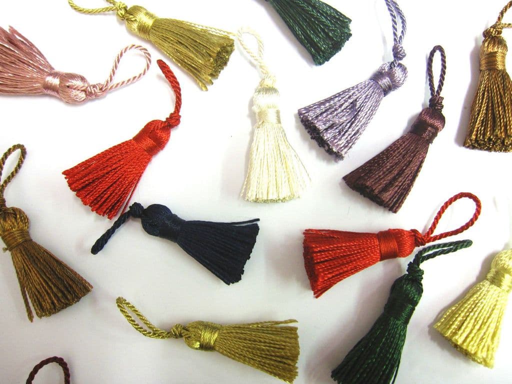 100 Mini craft tassels Small 3 5cm 2cm loop long decorative Key cushion
