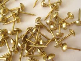 100 small 6mm UPHOLSTERY NAILS FURNITURE STUDS brass pins R5