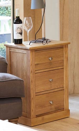 Mobel  Oak 3 Drawer Lamp Table/ Bedside Cabinet