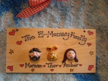 3 CHARACTER FACES FAMILY SIGN WOODEN PLAQUE SHABBY CHIC HANDMADE TO ORDER  PERSONALISED dog cat rabbit