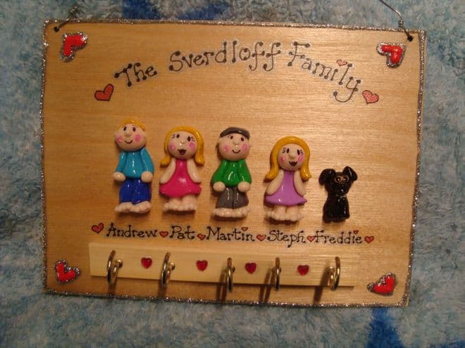 5 CHARACTER LARGE FAMILY SIGN PLAQUE KEY HOLDER PEOPLE PETS CAT DOG BIRD ANY PHRASING UNIQUE GIFT