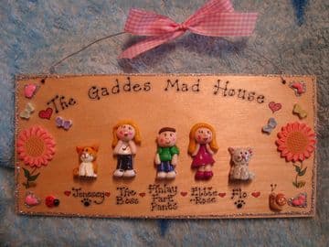 9.5 x 4 inch LGE 5 CHARACTER 3D PERSONALISED FAMILY SIGN HANDMADE PERSONALISED & UNIQUE PLAQUE OOAK