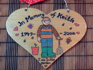 In Memory Of Dad, Grandad, Uncle, Brother Any Name Personalised Wooden Heart Memorial Garden Grave Wall Sign Father's Day
