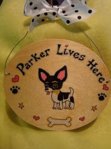 Personalised Puppy Dog Kennel Bed Run Wooden Oval Sign Personalised Any Breed /Colouration Phrasing Chihuahua Schnauzer