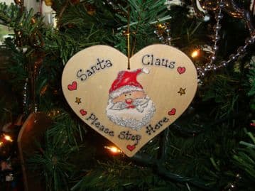 Santa Stopped Here Wooden Christmas Eve Heart Hanger Decoration Proof that Father Christmas Delivered Pressies!
